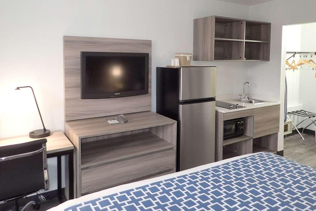 Suburban Studios Tysons Corner Vienna Room photo