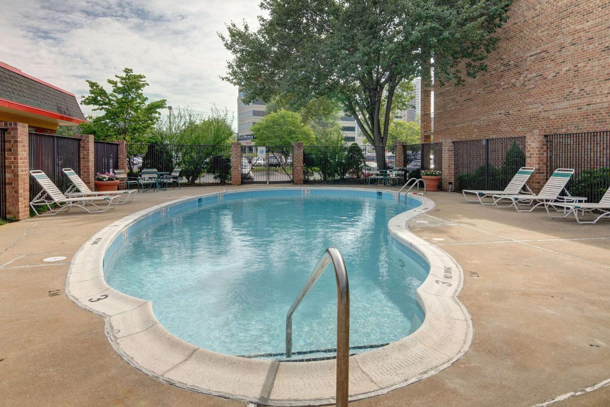 Suburban Studios Tysons Corner Vienna Exterior photo