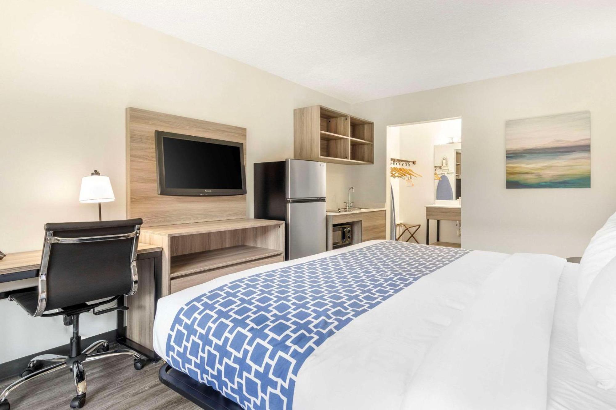 Suburban Studios Tysons Corner Vienna Exterior photo